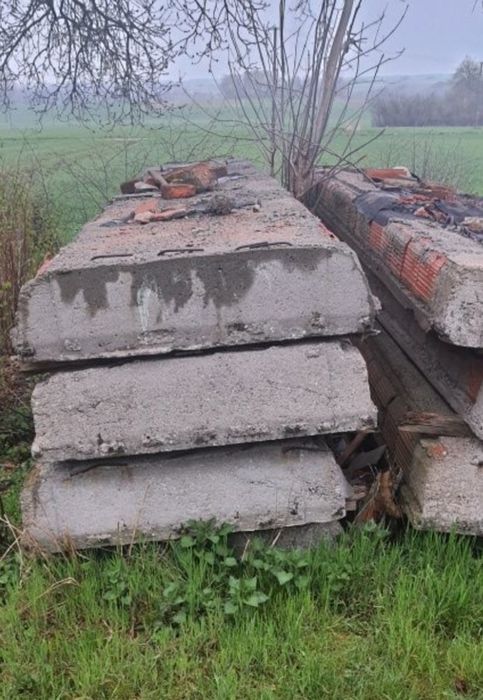 Płyty betonowe z elementami ceramicznymi