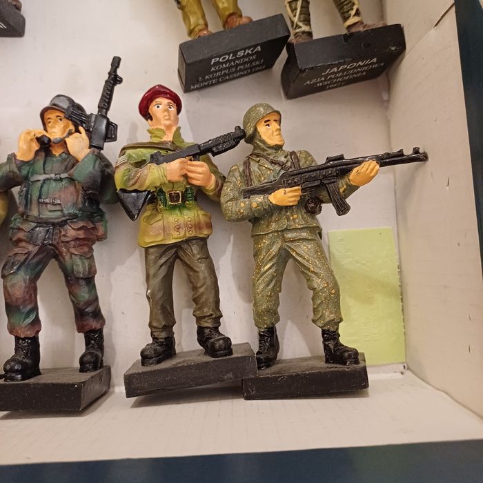 Figurki Żołnierze XX Wieku 11 szt