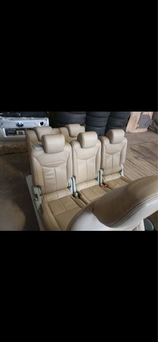 Momplet 7 foteli skóra toyota prius plus