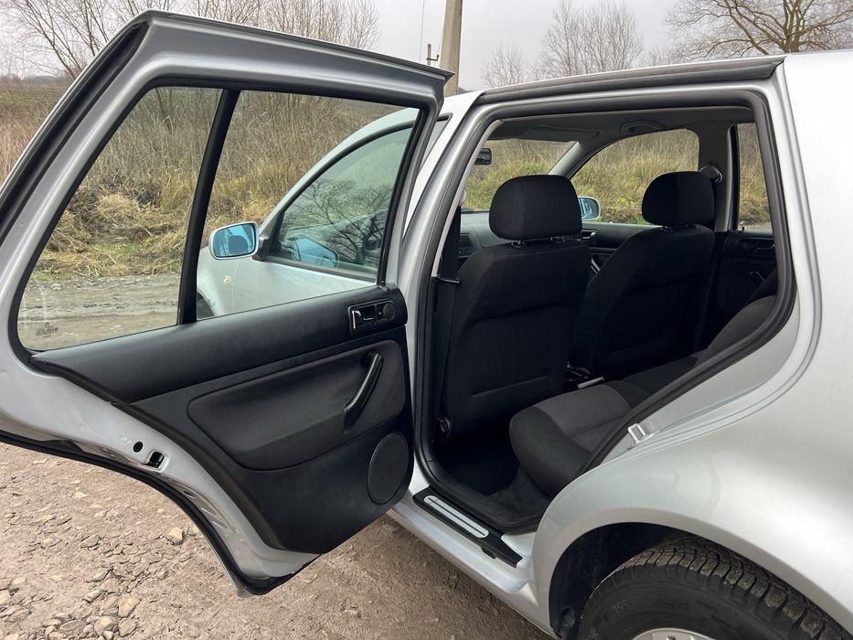 Продам VW Golf 1.6 бензин АВТОМАТ