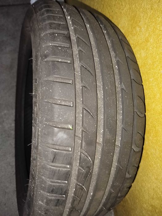 Vendo pneu 205/50 R17 UHP