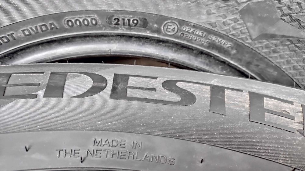 Шини 215/70R16.  Vredestein 95% Нідерланди. Всесезонні