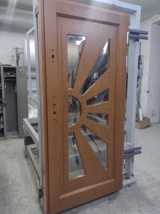 Drzwi zewnętrzne drewniane