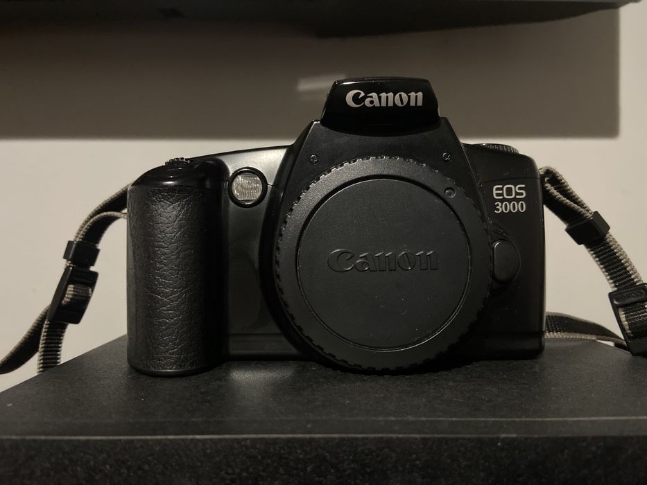 Canon EOS 3000.64332087058051121