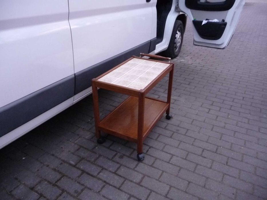 Barek stolik na kółkach