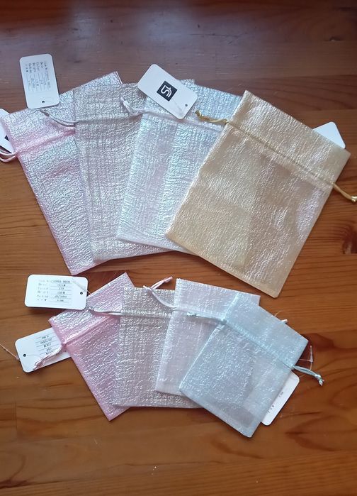 Woreczki prezentowe nowe 8 szt