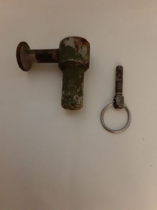 Продам Навесной , Винтовой Замок с ключом