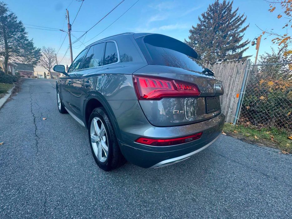 Audi Q5      2020