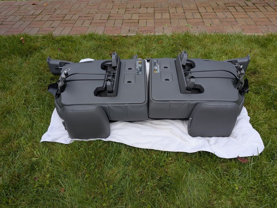 Сідушки 3й ряд з Lexus land cruiser