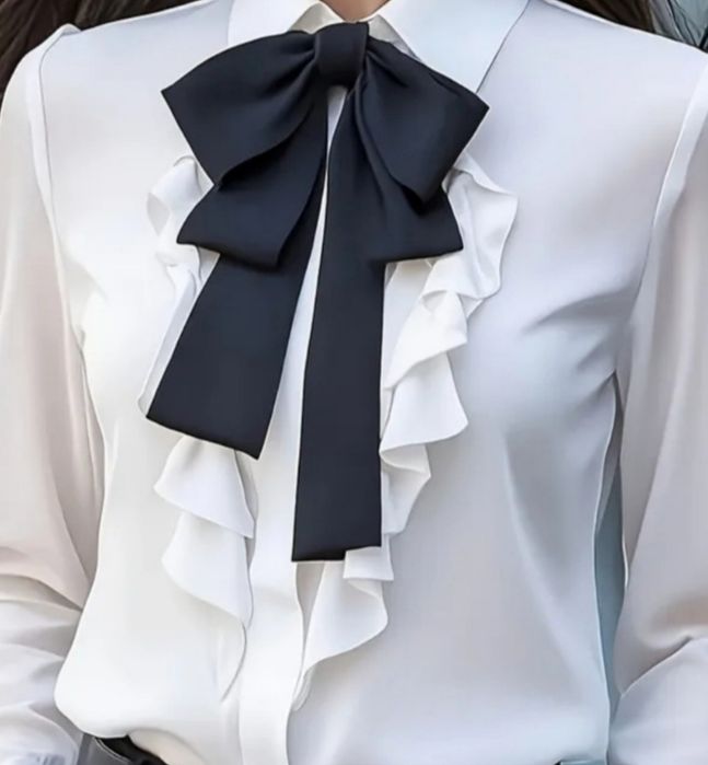 Koszula damska z odpinaną kokardą