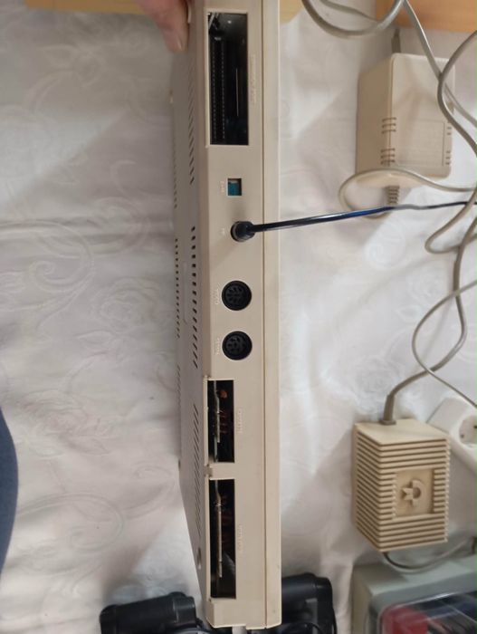 Commodore C64 z Dodatkami