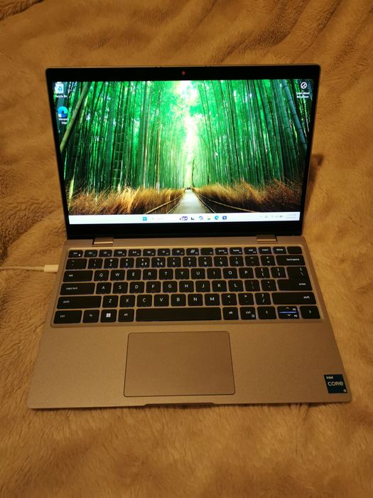 Laptop tablet dell latitude 3330