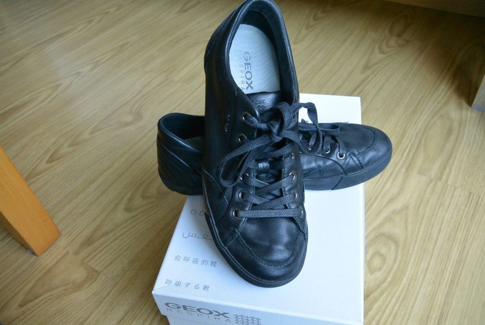 Sapatilhas em pele Geox