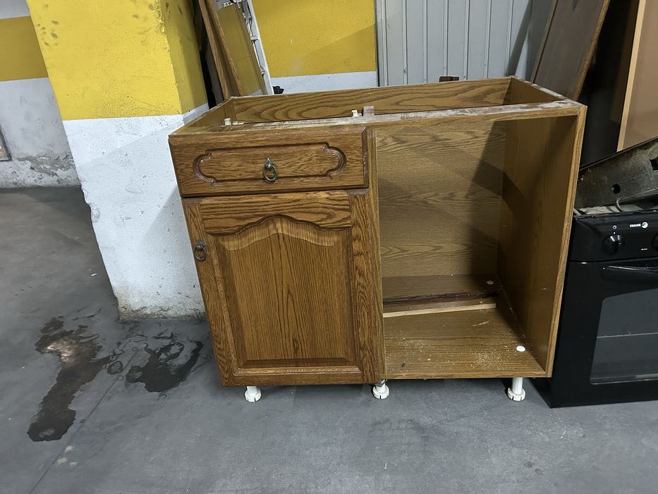 Cozinha usada em carvalho