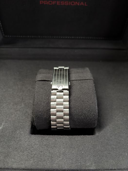 Omega speedmaster moonwatch 42mm sapphire