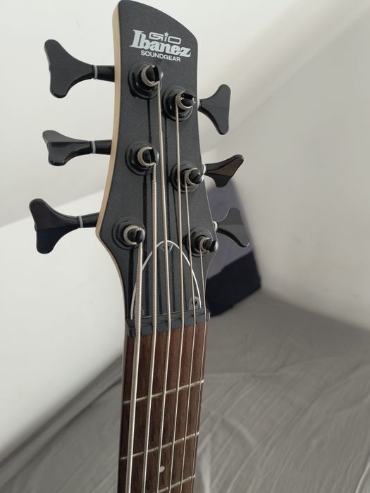 Bas 6 strun Ibanez GSR206B-WNF