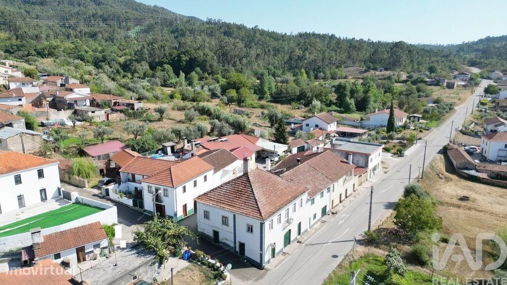 Moradia geminada T3 em São Miguel, Santa Eufémia e Rabaçal de 310 m2