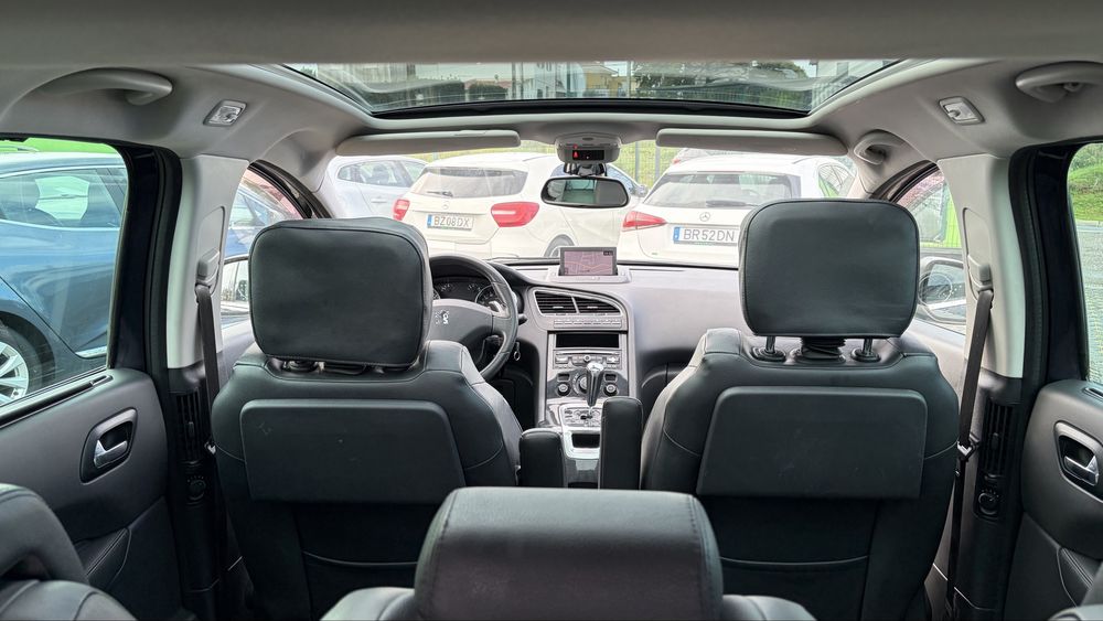 PEUGEOT 5008 ALLURE
