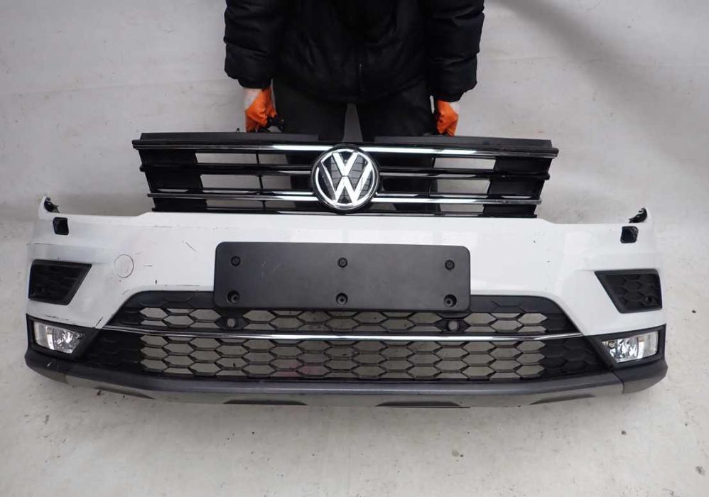 VW Tiguan II 5NA Бампер передній Дорестайл
