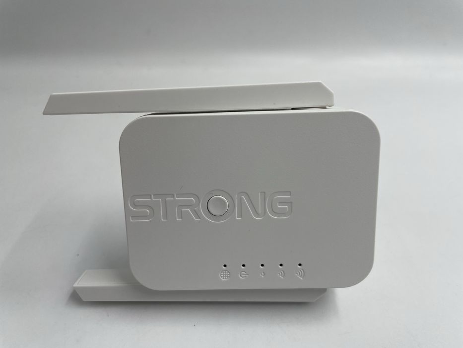 Wzmacniacz sygnału Strong Universal Wi-Fi Repeater 300