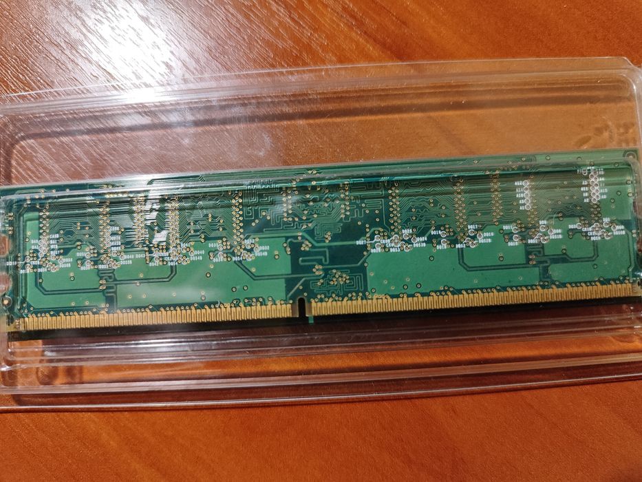 ОЗУ DDR-2 + DDR-3 (2GB кожна)