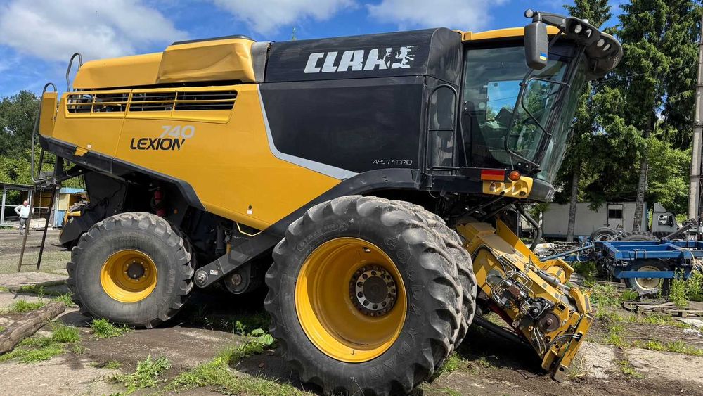 Комбайн зернозбиральний Claas Lexion 740 2014р