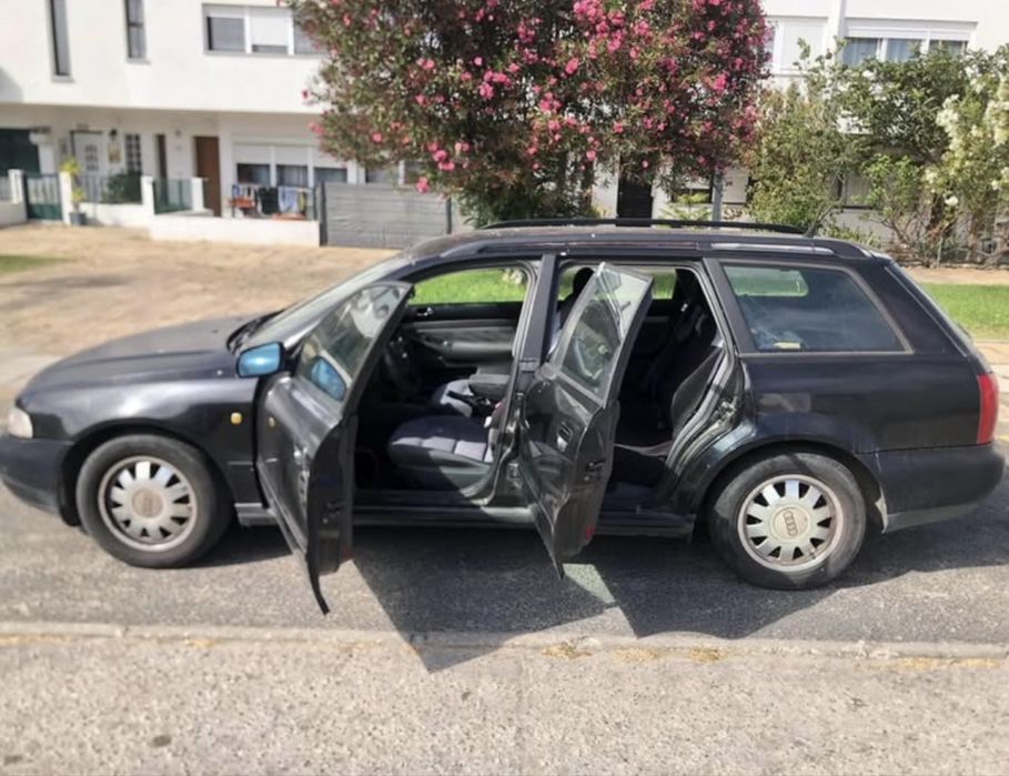 AUDI A4 1.9,90 cv , de 1998