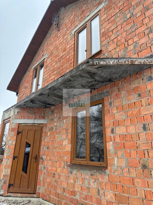 Продам добротний двоповерховий будинок у районі Смірнова