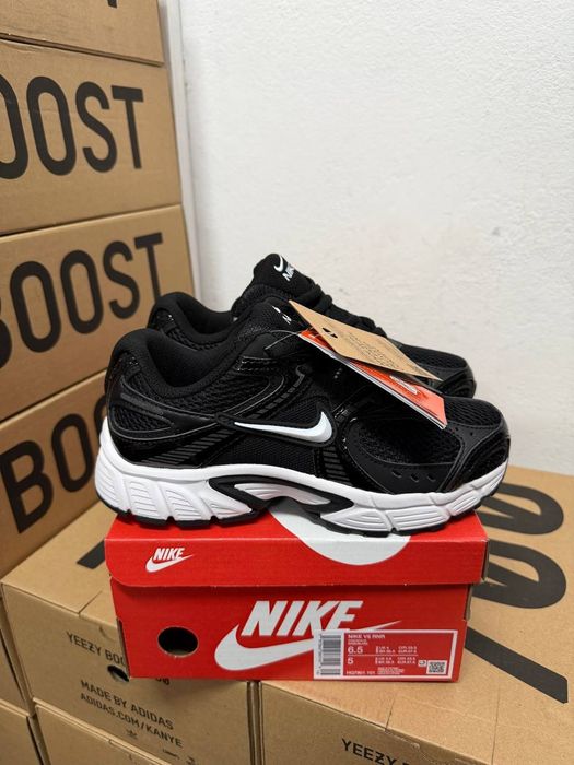Nike V5 RNR black white/Найк вомеро 5 чёрные 38 39