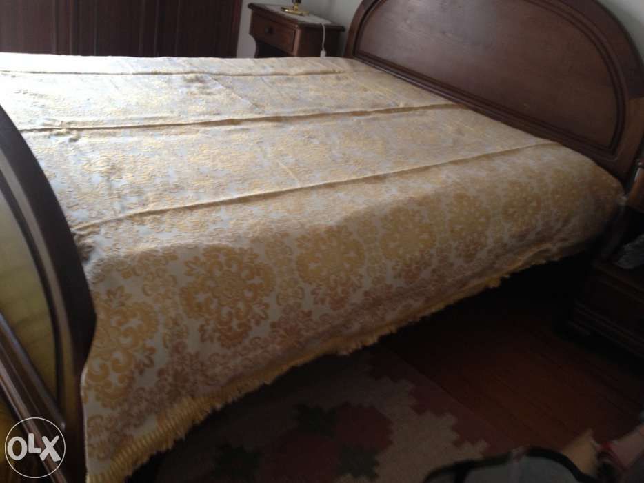 Colcha de seda adamascada dourado e branco - preciosidade