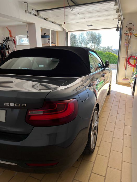 carro cabrio 220D Luxury