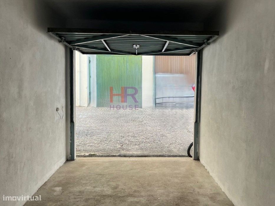 Arrenda-se Garagem Rua Carlos Seixas - Coimbra