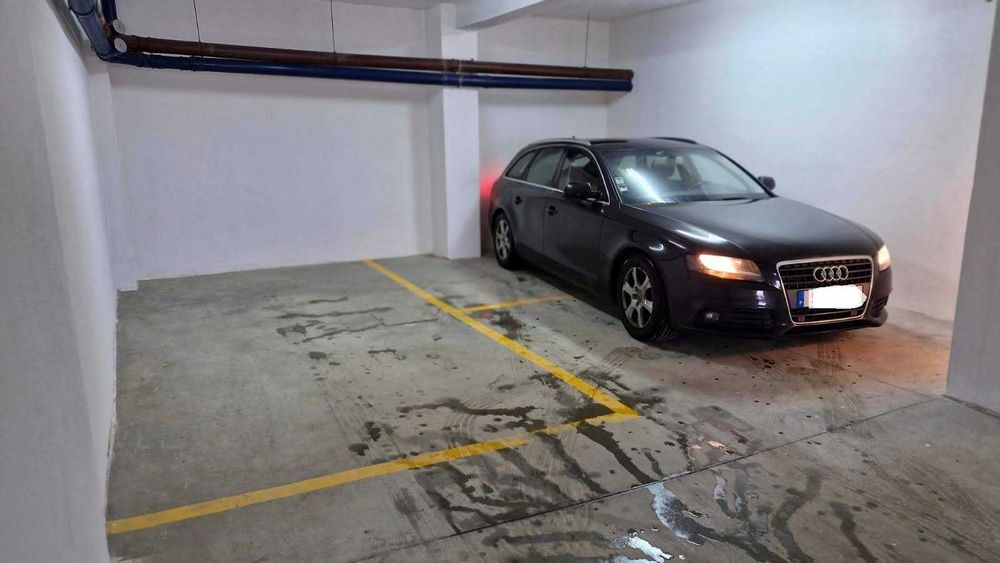 2 lugares de estacionamento em garagem no Cacem