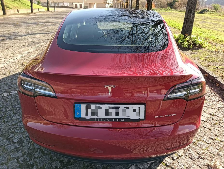 Tesla Model 3 Long Range Dual Motor (Dez. 2019) – Vermelho – IVA Dedutível
