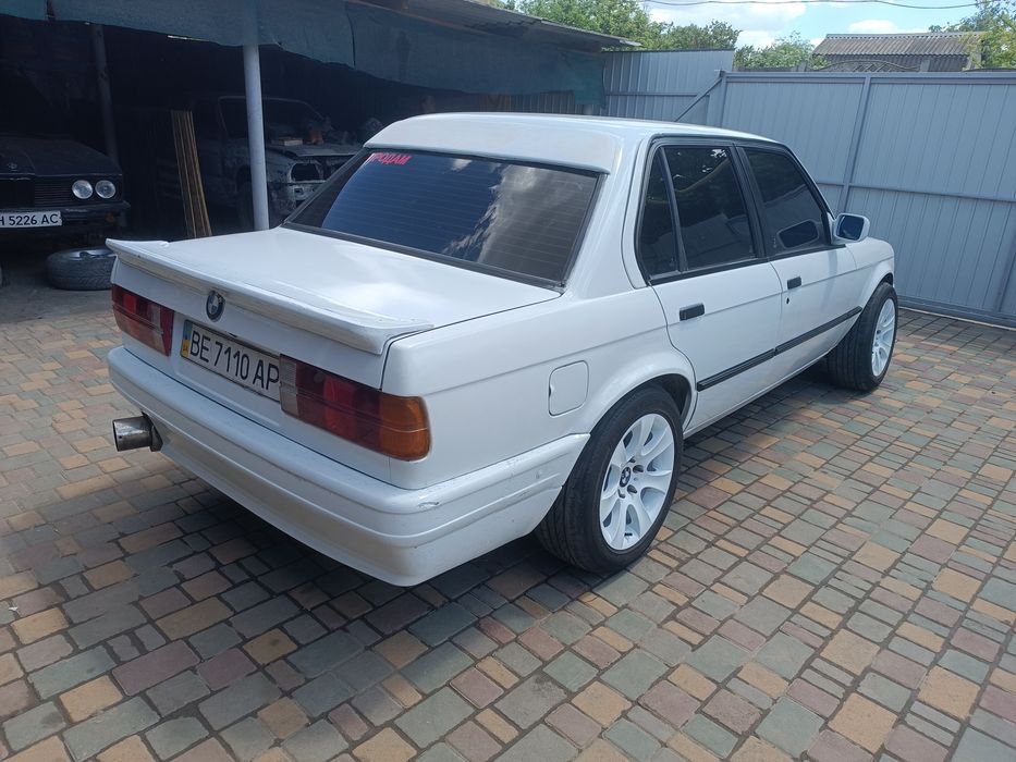 BMW e30  Більчонок