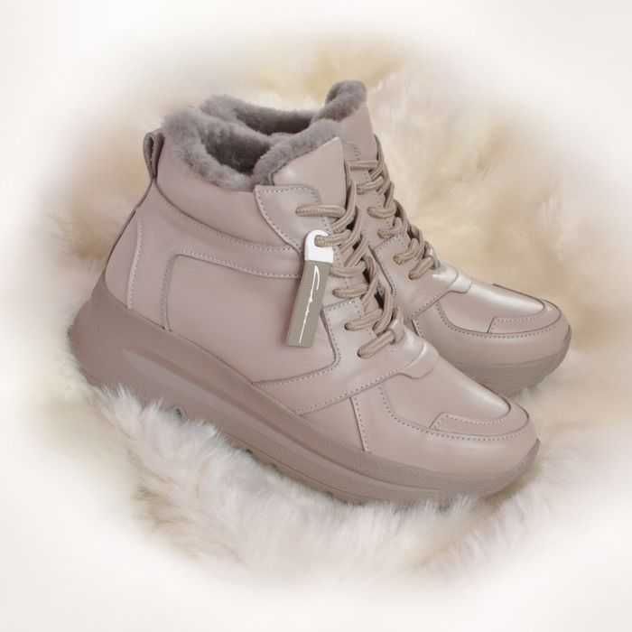 Жіночі зимові високі кросівки натуральні хайтопи бежеві 38 39 41