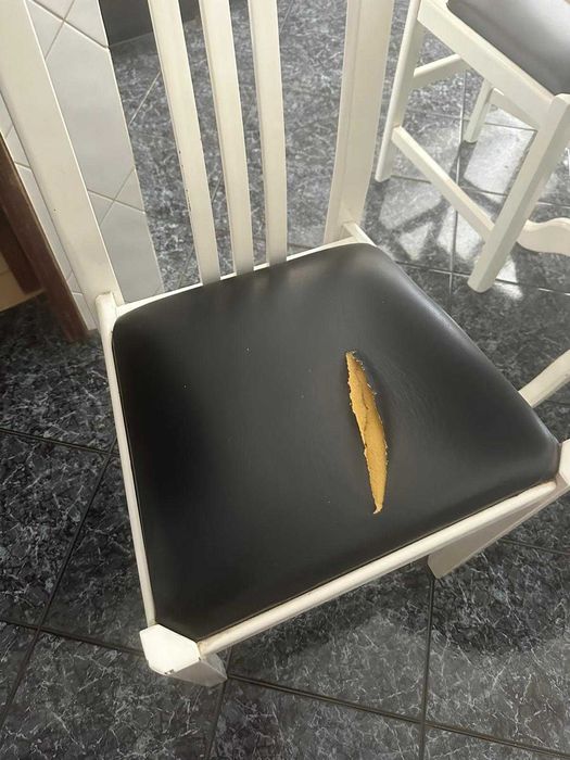 Mesa com 6 cadeiras cor branco