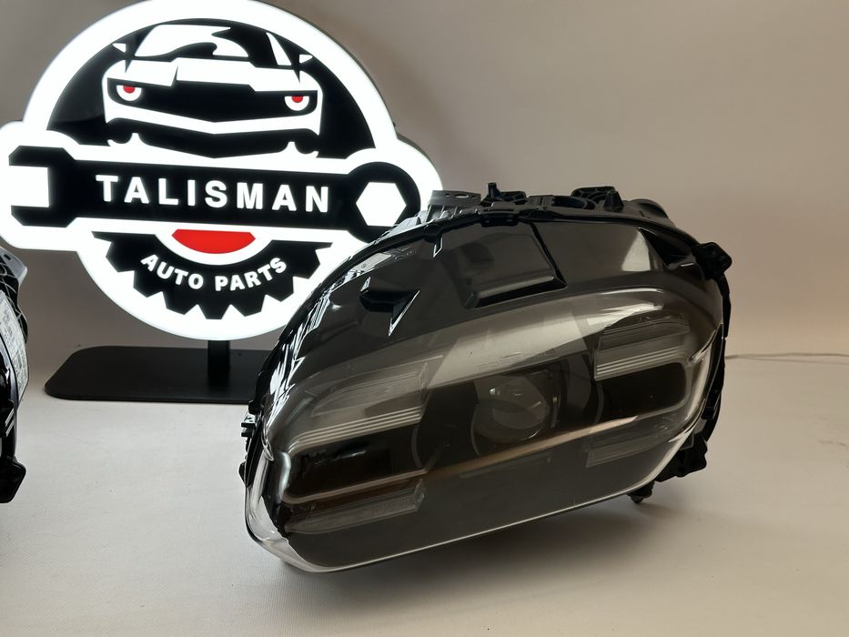 Porsche Taycan фара передня оптика в наявності 9J1941032H 9J1941031H