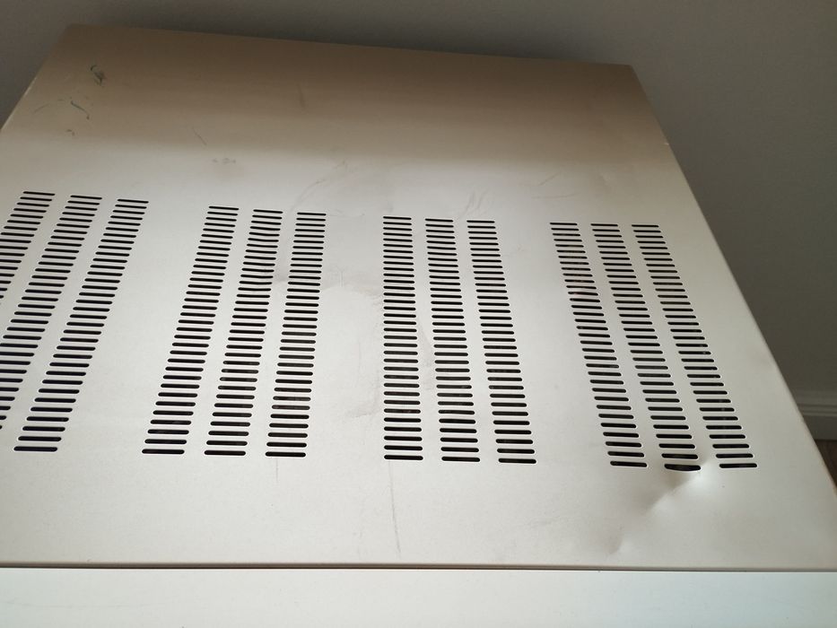 Amplituner marantz