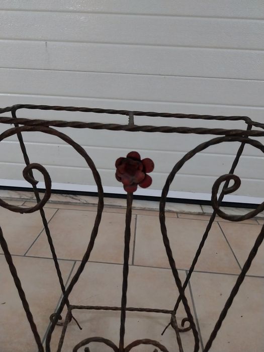 Porta guarda chuva/bengaleiro em ferro forjado