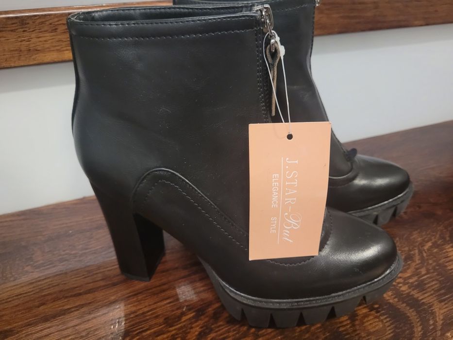 Nowe, czarne botki rozmiar 36