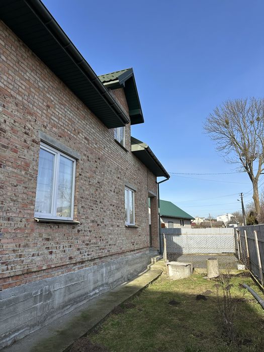 Продаж окремостоячого будинку в Оброшине