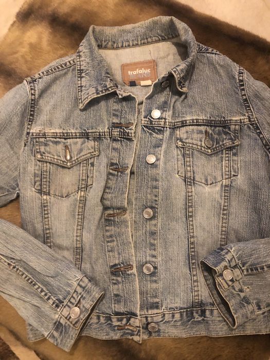 Blusão de ganga, com bolsos, aperta com botões