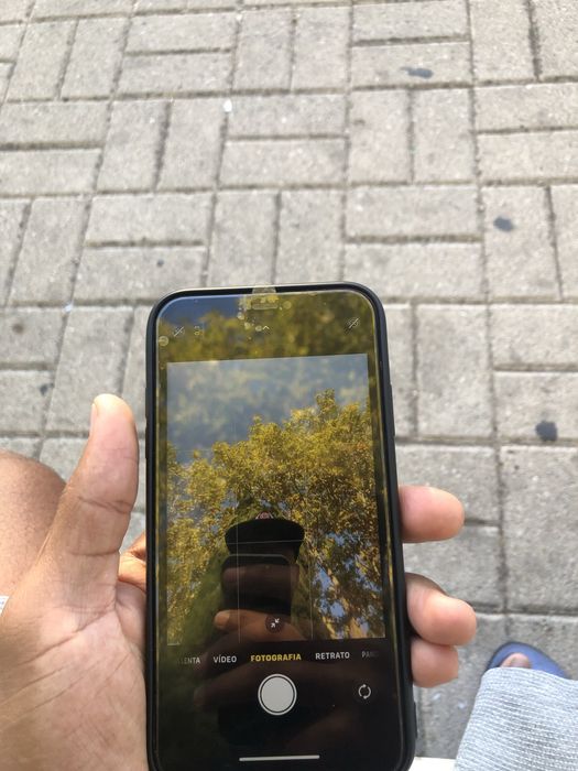 Iphone 11 vermelho