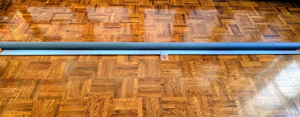 Estor cinza opaco marca Tupplur do IKEA com 1,85 de largura