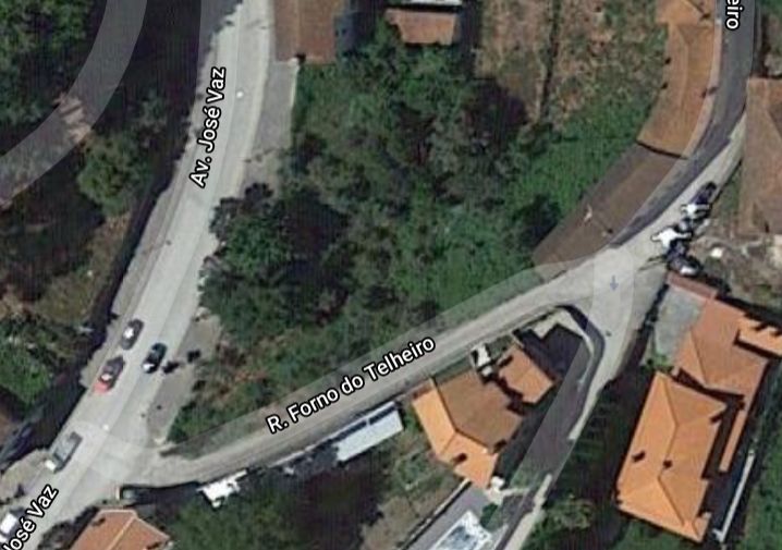 Terreno com serca de 1700 m