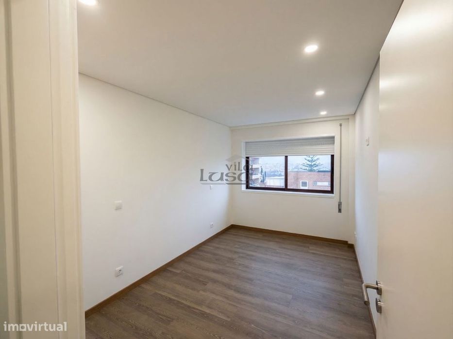 Apartamento T2+1 Renovado junto ao Arrábida Shopping | Vila Nova de...
