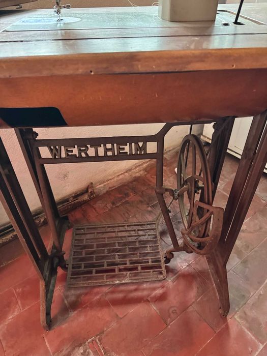 Maquina de costura antiga