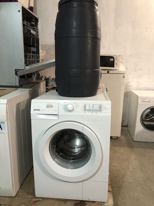 Пральна машина з Німеччини з баком для води