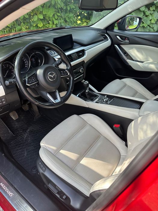 Sprzedam samochód MAZDA 6